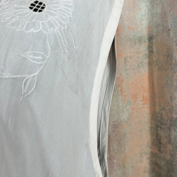 ๐HiBi Lace Work Beautiful Embroidered Maxi Sleeveless Dress - Picture 4 of 15